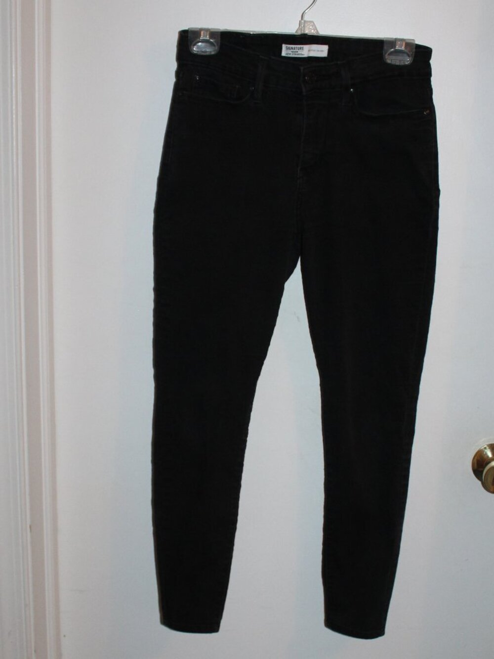 Signature Levi Strauss Mid-Rise Skinny Jeans W28 x L28